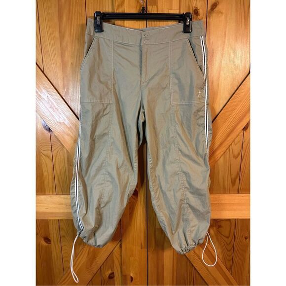 Danskin Now Capri Pants Womens Size Small Beige Active (0306) - Picture 1 of 7